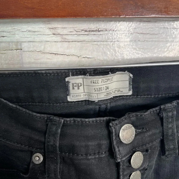 Free people black button fly skinny jeans raw hem size 24 - Picture 5 of 9